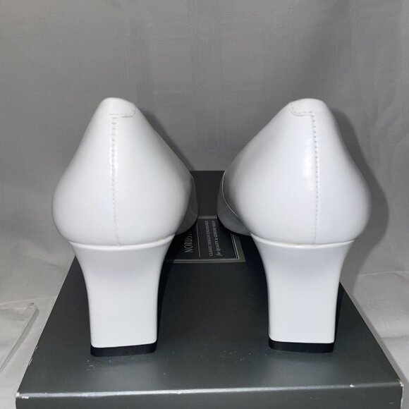 Nordstrom Womens, Leather, Block Heel Square Toe, White, Size 9N - Picture 5 of 5